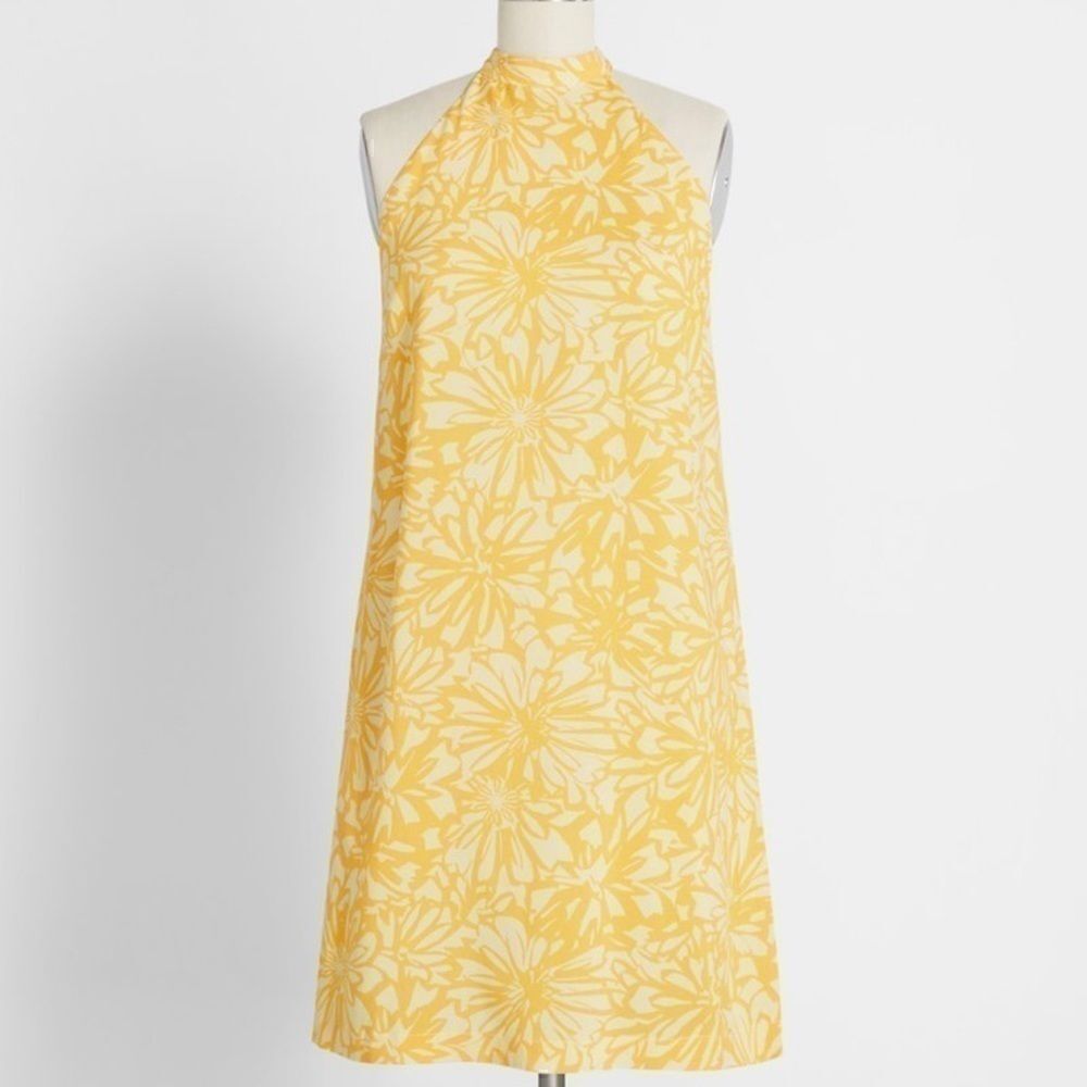 ModCloth just keep swinging floral shift dress S